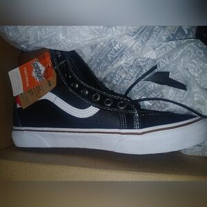 Vans Classic Black and White SK8 MTE 8.5M 10W NWB
